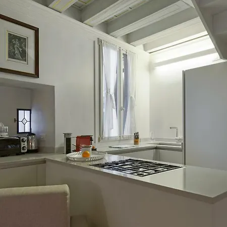 Luxury And Romantic Secret Escape In Venice!