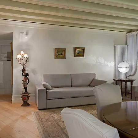 Luxury And Romantic Secret Escape In Venice! *