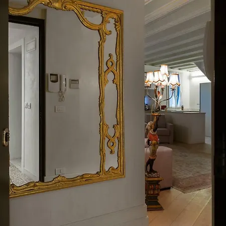 Luxury And Romantic Secret Escape In Venice! * Venice