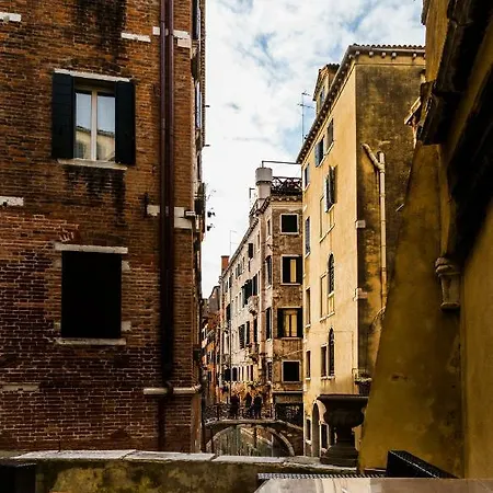 Luxury And Romantic Secret Escape In Venice! * Venice