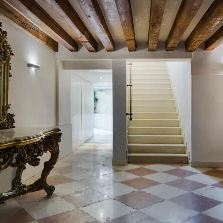 Apartment Luxury And Romantic Secret Escape In Venice!