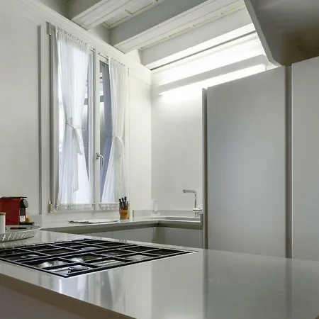Luxury And Romantic Secret Escape In Venice! Apartment *