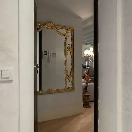 Apartment Luxury And Romantic Secret Escape In Venice!