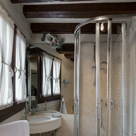Luxury And Romantic Secret Escape In Venice! Apartment *