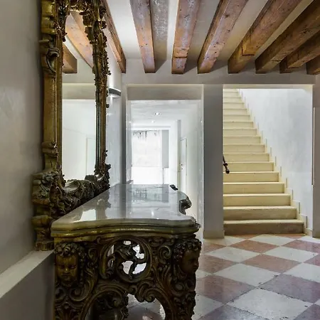 Luxury And Romantic Secret Escape In Venice! Apartment