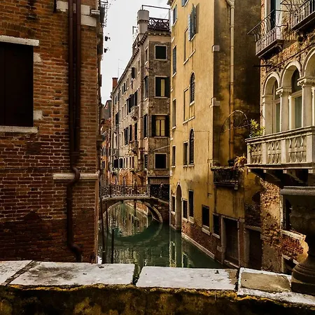 Luxury And Romantic Secret Escape In Venice! Apartment *